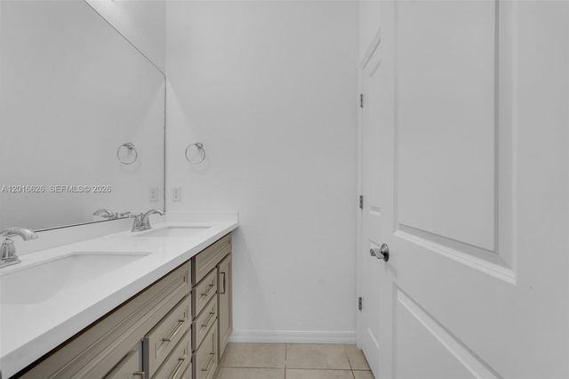 4774 Eucalyptus Dr, Hollywood, FL 33021