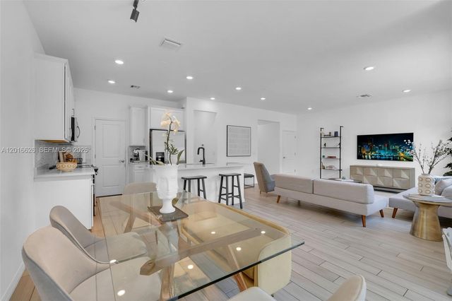 4774 Eucalyptus Dr, Hollywood, FL 33021