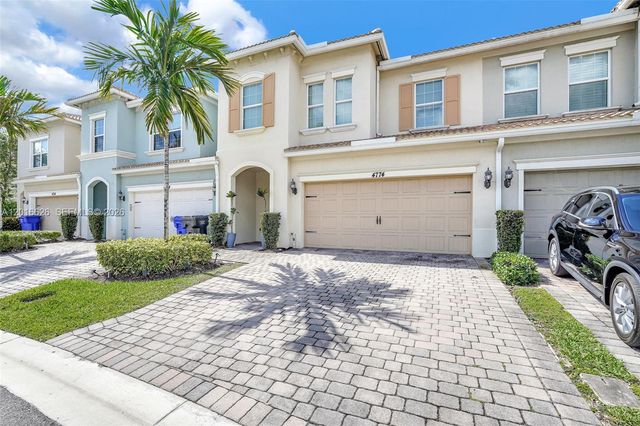 4774 Eucalyptus Dr, Hollywood, FL 33021