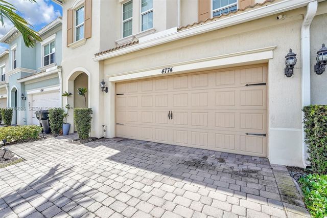 4774 Eucalyptus Dr, Hollywood, FL 33021