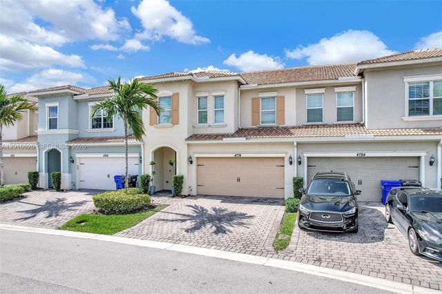 4774 Eucalyptus Dr, Hollywood, FL 33021