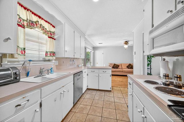 4220 La Borde Ln, Pensacola, FL 32514