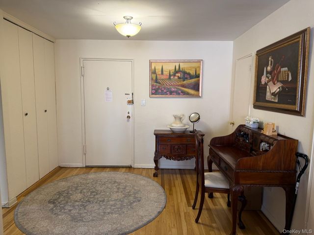 209-39 23 Ave 4K, Bayside, NY 11360