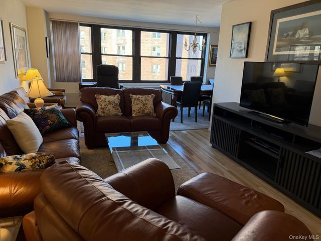 209-39 23 Ave 4K, Bayside, NY 11360