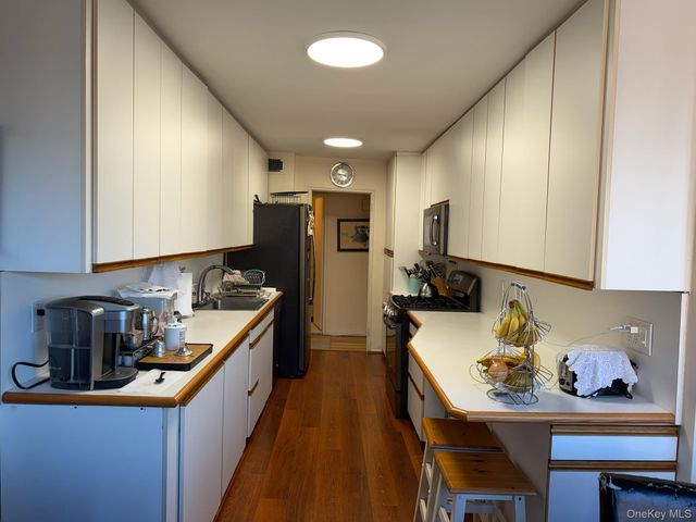 209-39 23 Ave 4K, Bayside, NY 11360