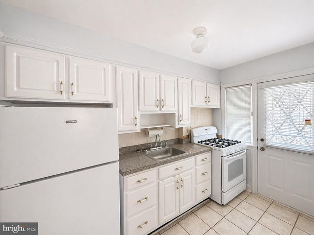 3229 12TH PL SE, Washington, DC 20032