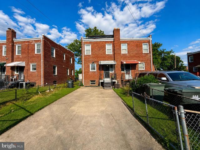 3229 12TH PL SE, Washington, DC 20032