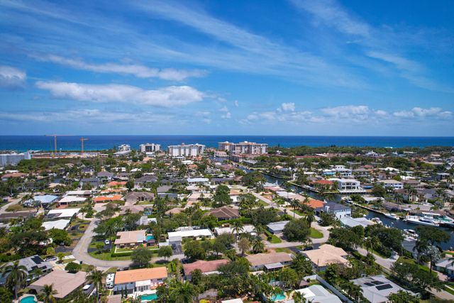 5111 NE 27th Terrace NE, Lighthouse Point, FL 33064