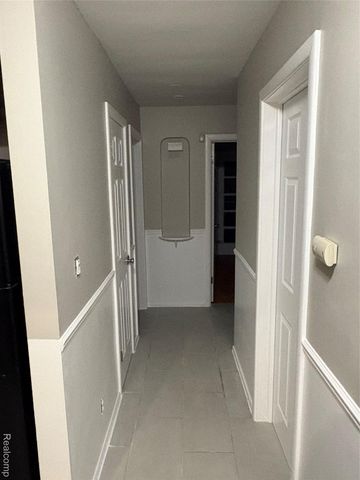 15337 Veronica Avenue, Eastpointe, MI 48021