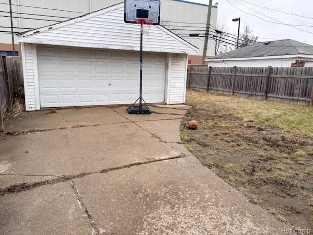 15337 Veronica Avenue, Eastpointe, MI 48021