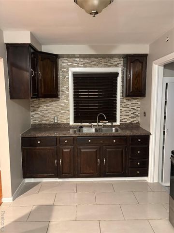 15337 Veronica Avenue, Eastpointe, MI 48021