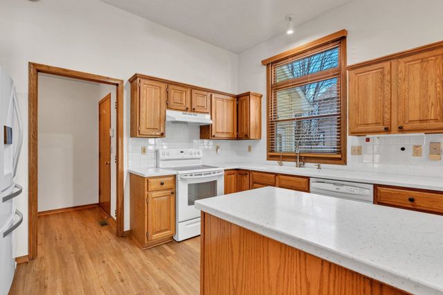 2019 S Hedgecliff, Wichita, KS 67207