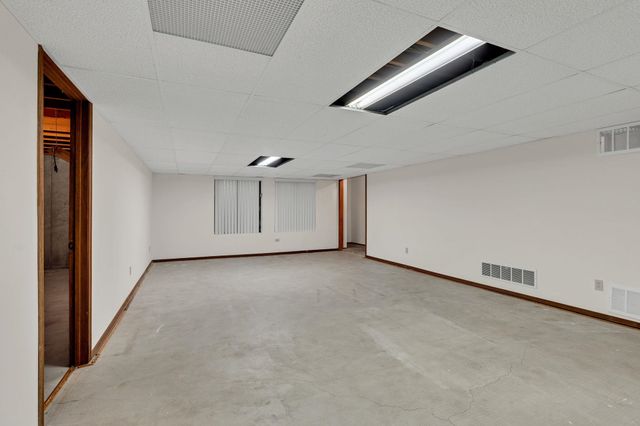 2019 S Hedgecliff, Wichita, KS 67207