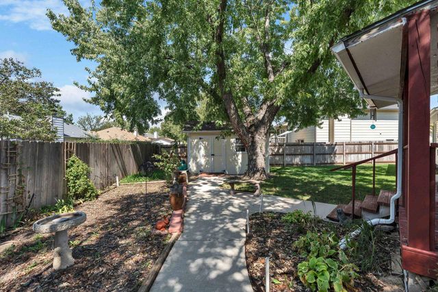 2019 S Hedgecliff, Wichita, KS 67207