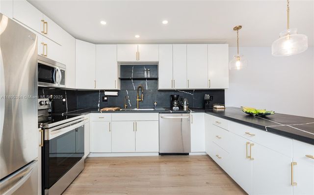 600 Three Islands Blvd 214, Hallandale Beach, FL 33009