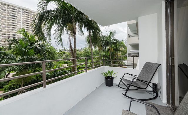 600 Three Islands Blvd 214, Hallandale Beach, FL 33009