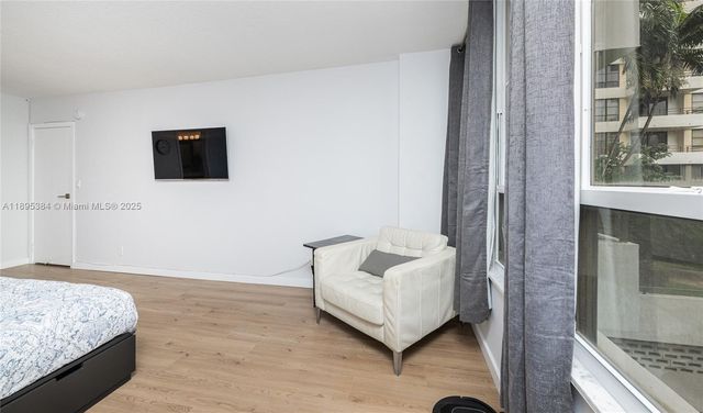 600 Three Islands Blvd 214, Hallandale Beach, FL 33009