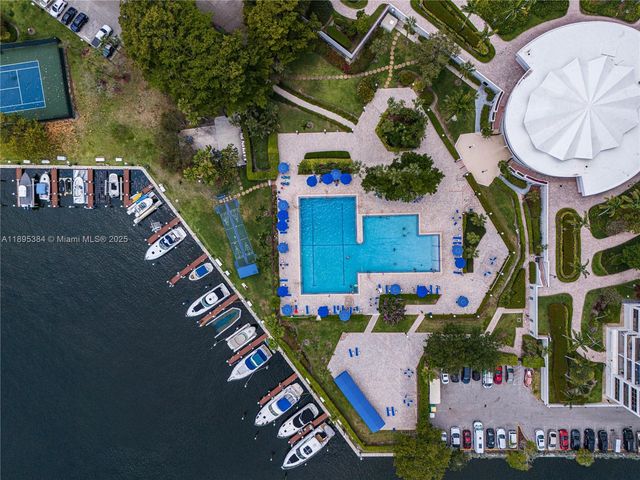 600 Three Islands Blvd 214, Hallandale Beach, FL 33009