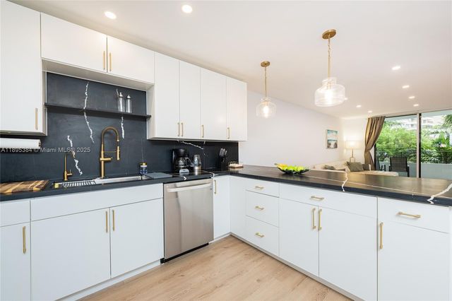 600 Three Islands Blvd 214, Hallandale Beach, FL 33009