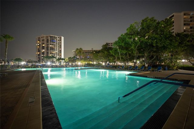 600 Three Islands Blvd 214, Hallandale Beach, FL 33009