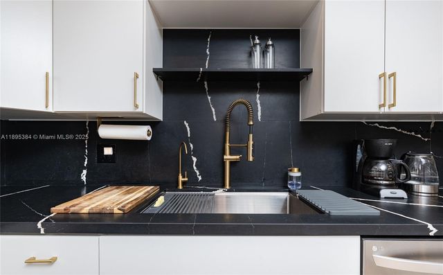 600 Three Islands Blvd 214, Hallandale Beach, FL 33009