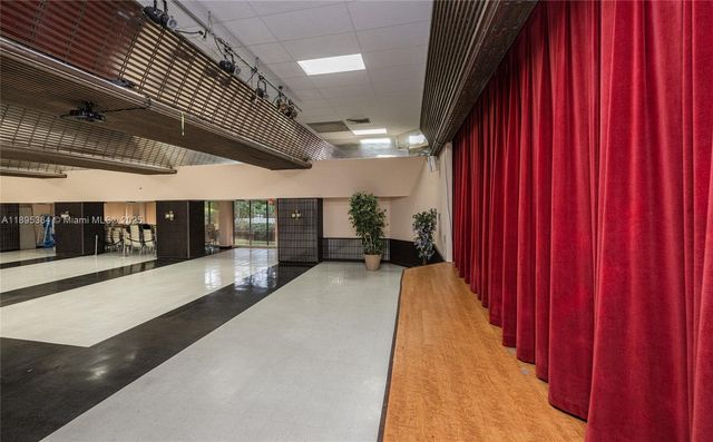 600 Three Islands Blvd 214, Hallandale Beach, FL 33009