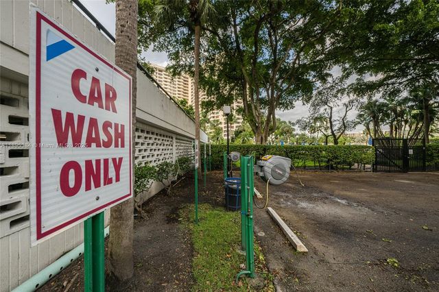 600 Three Islands Blvd 214, Hallandale Beach, FL 33009