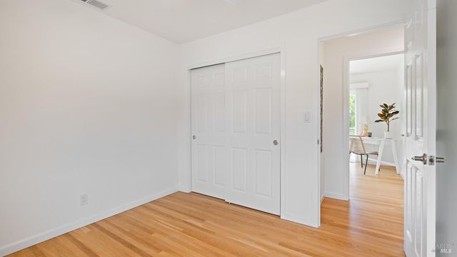 8 Clover Hill Ct, San Rafael, CA 94903