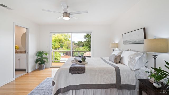 8 Clover Hill Ct, San Rafael, CA 94903