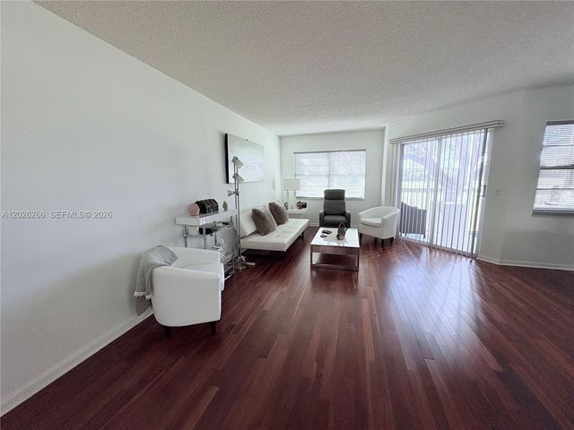 1300 SW 125th Ave 204, Pembroke Pines, FL 33027