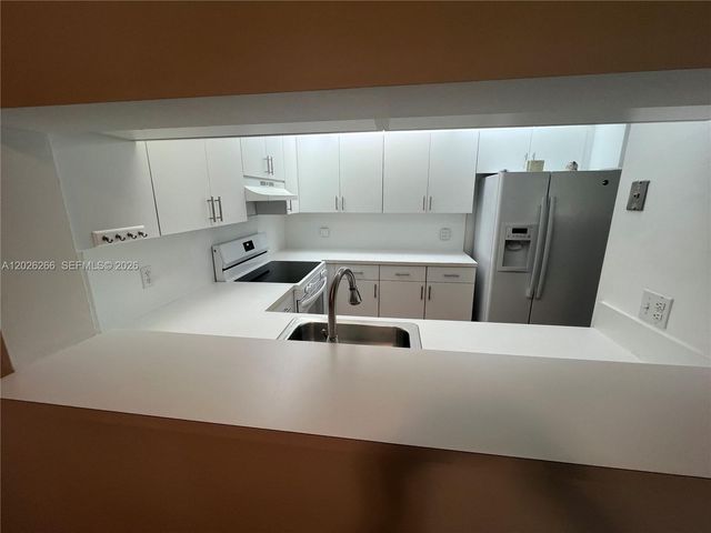 1300 SW 125th Ave 204, Pembroke Pines, FL 33027