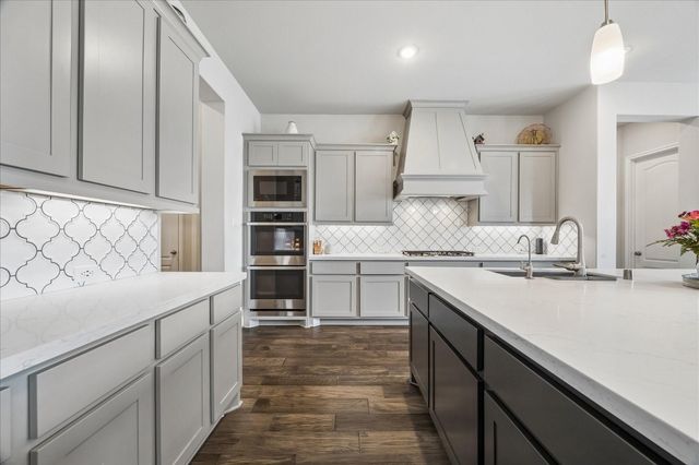 3217 Dovetail Colony Court, League City, TX 77573