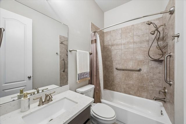 3217 Dovetail Colony Court, League City, TX 77573