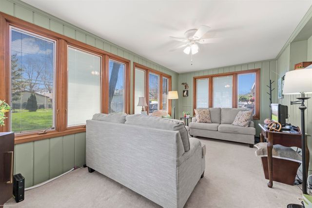 22716 Chapoton Road, Saint Clair Shores, MI 48080