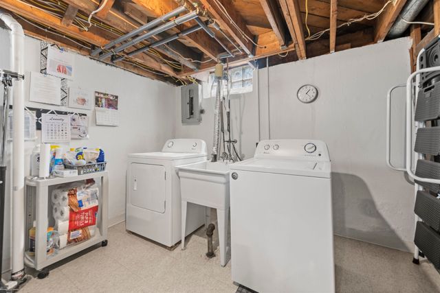 22716 Chapoton Road, Saint Clair Shores, MI 48080