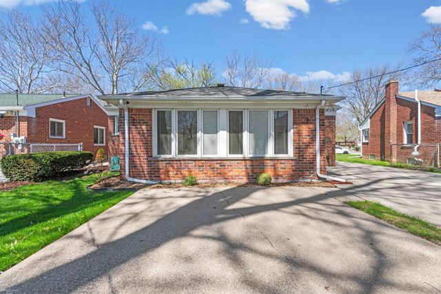 22716 Chapoton Road, Saint Clair Shores, MI 48080