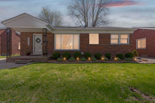 22716 Chapoton Road, Saint Clair Shores, MI 48080