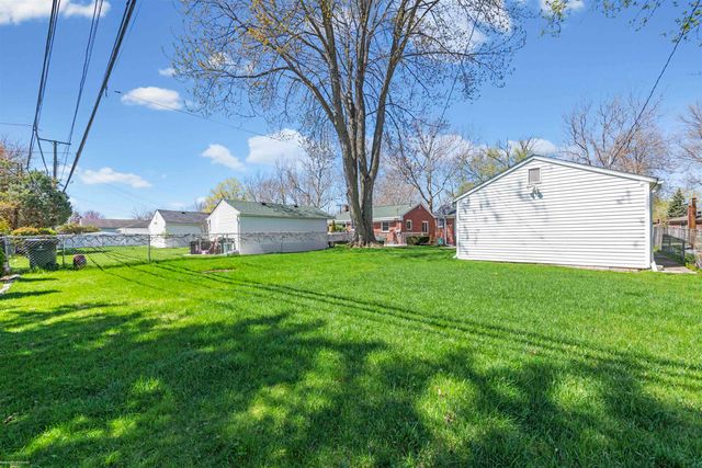 22716 Chapoton Road, Saint Clair Shores, MI 48080