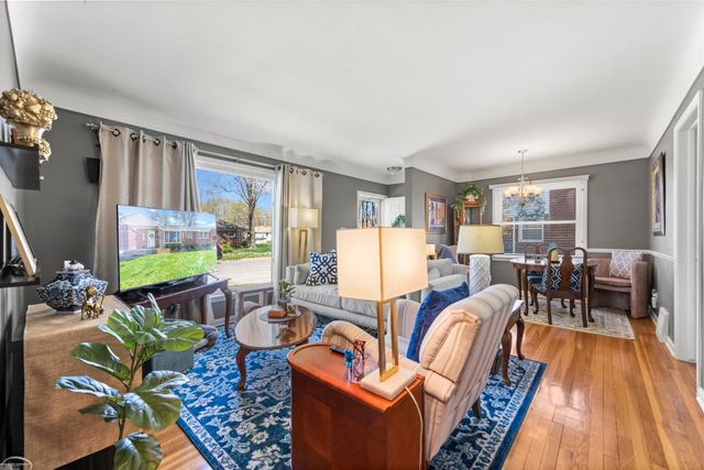 22716 Chapoton Road, Saint Clair Shores, MI 48080