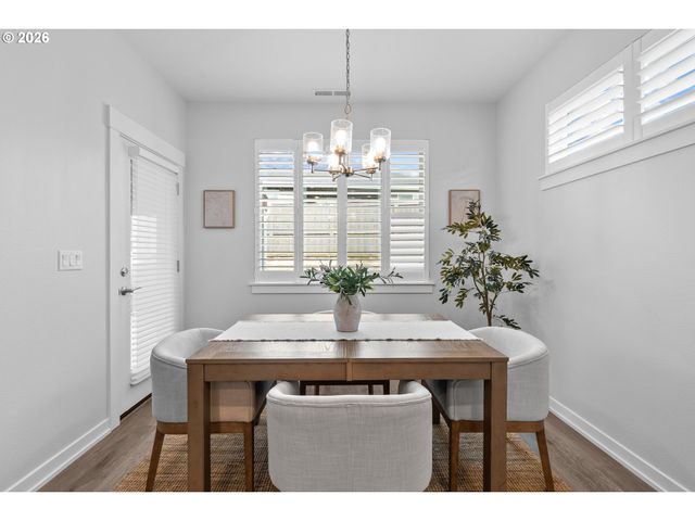 513 Ne FREMONT Dr, Estacada, OR 97023