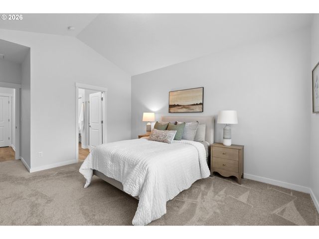 513 Ne FREMONT Dr, Estacada, OR 97023