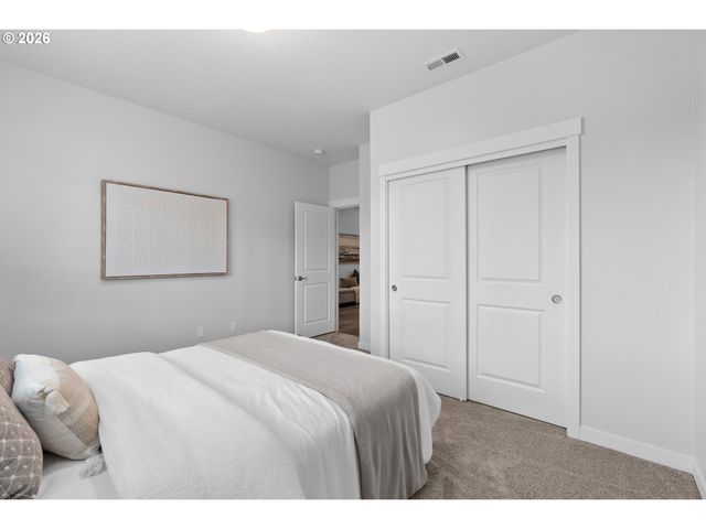 513 Ne FREMONT Dr, Estacada, OR 97023