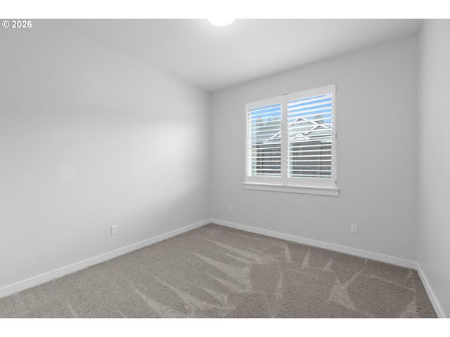 513 Ne FREMONT Dr, Estacada, OR 97023