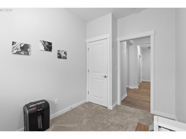 513 Ne FREMONT Dr, Estacada, OR 97023