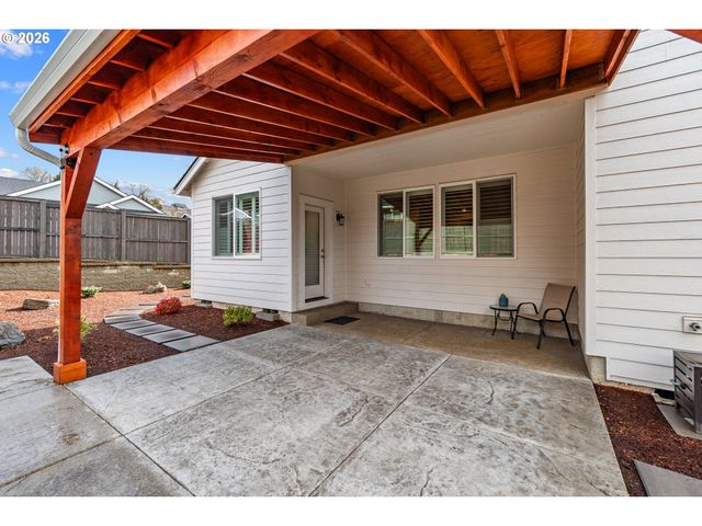 513 Ne FREMONT Dr, Estacada, OR 97023