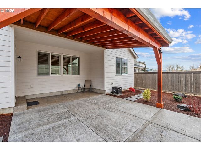 513 Ne FREMONT Dr, Estacada, OR 97023