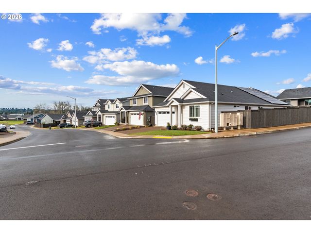 513 Ne FREMONT Dr, Estacada, OR 97023