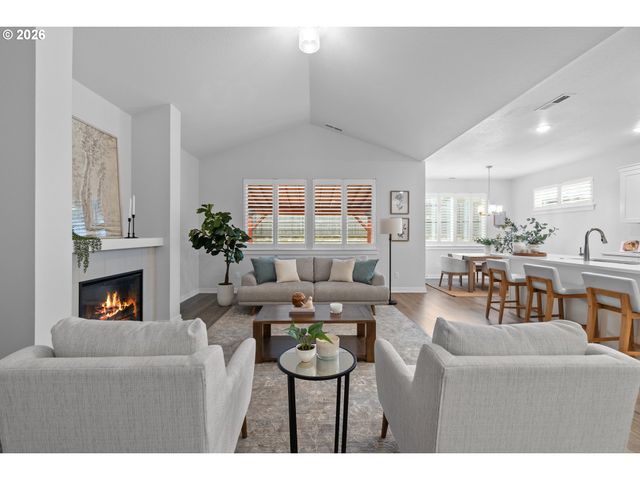 513 Ne FREMONT Dr, Estacada, OR 97023