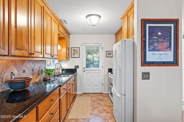 422 36th Street, Sunset Beach, NC 28468