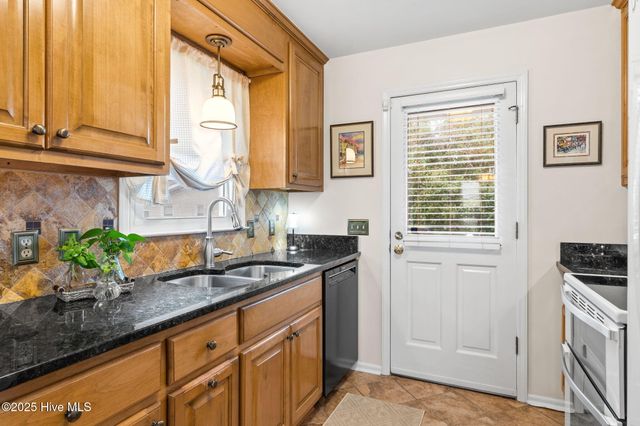 422 36th Street, Sunset Beach, NC 28468